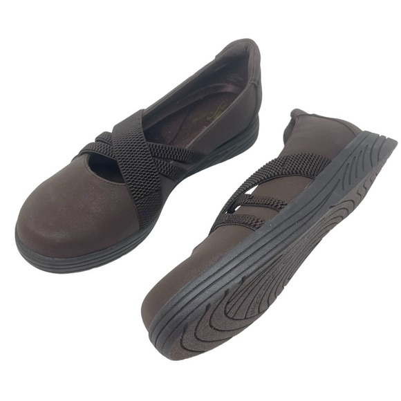 Easy Street Woman’s Size 7.5 brown Matte Igna slip on shoes New - Picture 7 of 9